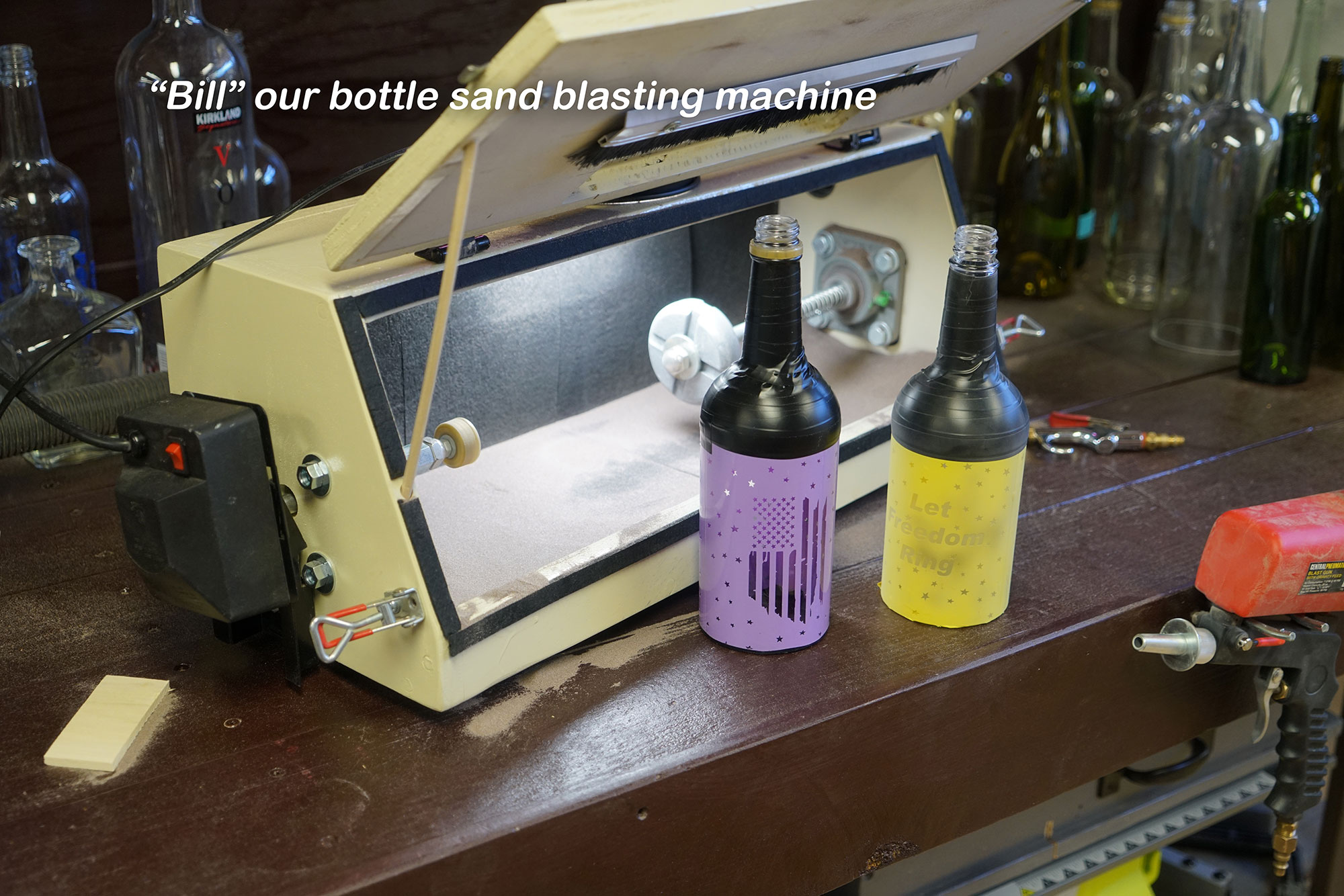 Bill bottle sandblaster